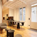 Pick A Flat\'S Apartment In Montmartre - Rue Des Martyrs