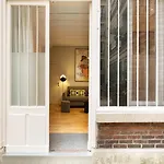 Pick A Flat\'S Apartment In Montmartre - Rue Des Martyrs