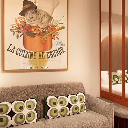 Pick A Flat's In Montmartre - Rue Des Martyrs * Parigi